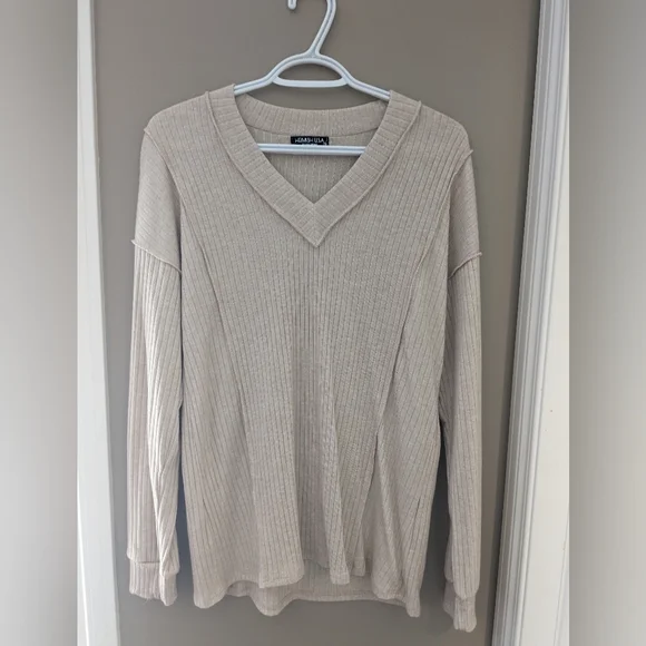 Sweater - Picture 1 of 4